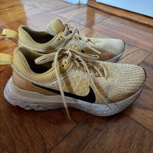 Nike React Infinity Running shoes size 7